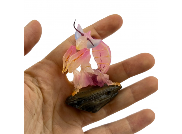 Коллекционная фигурка орхидейный богомол (Hymenopus coronatus)