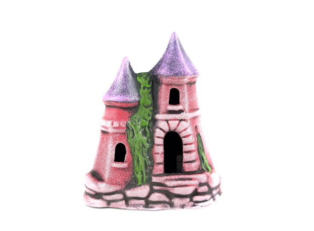 Декорация Замок с двумя крышами розовый, 13,5х9х16 см Декорация Замок с двумя крышами розовый, 13,5х9х16 см