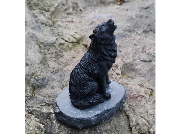 Фигурка Волк, шунгит