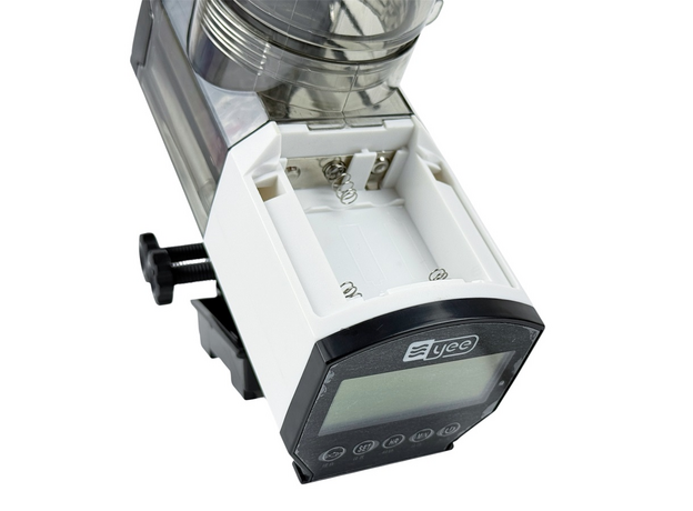 Автокормушка YEE YAA-015 для аквариума, с бункерной загрузкой, питание от батареек типа AA