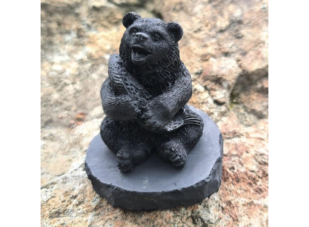 Фигурка Мишка с рыбой, шунгит