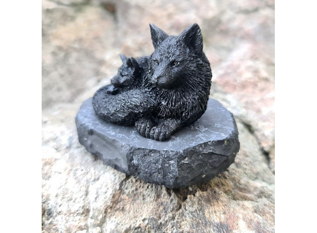 Фигурка Лиса с лисенком, шунгит